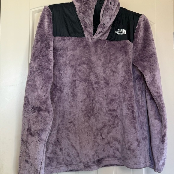 New Girls North Face Oso Pullover